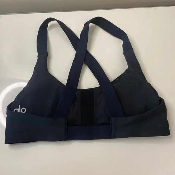 Alo Airlift Take Charge Bra // Black - Picture 4 of 9